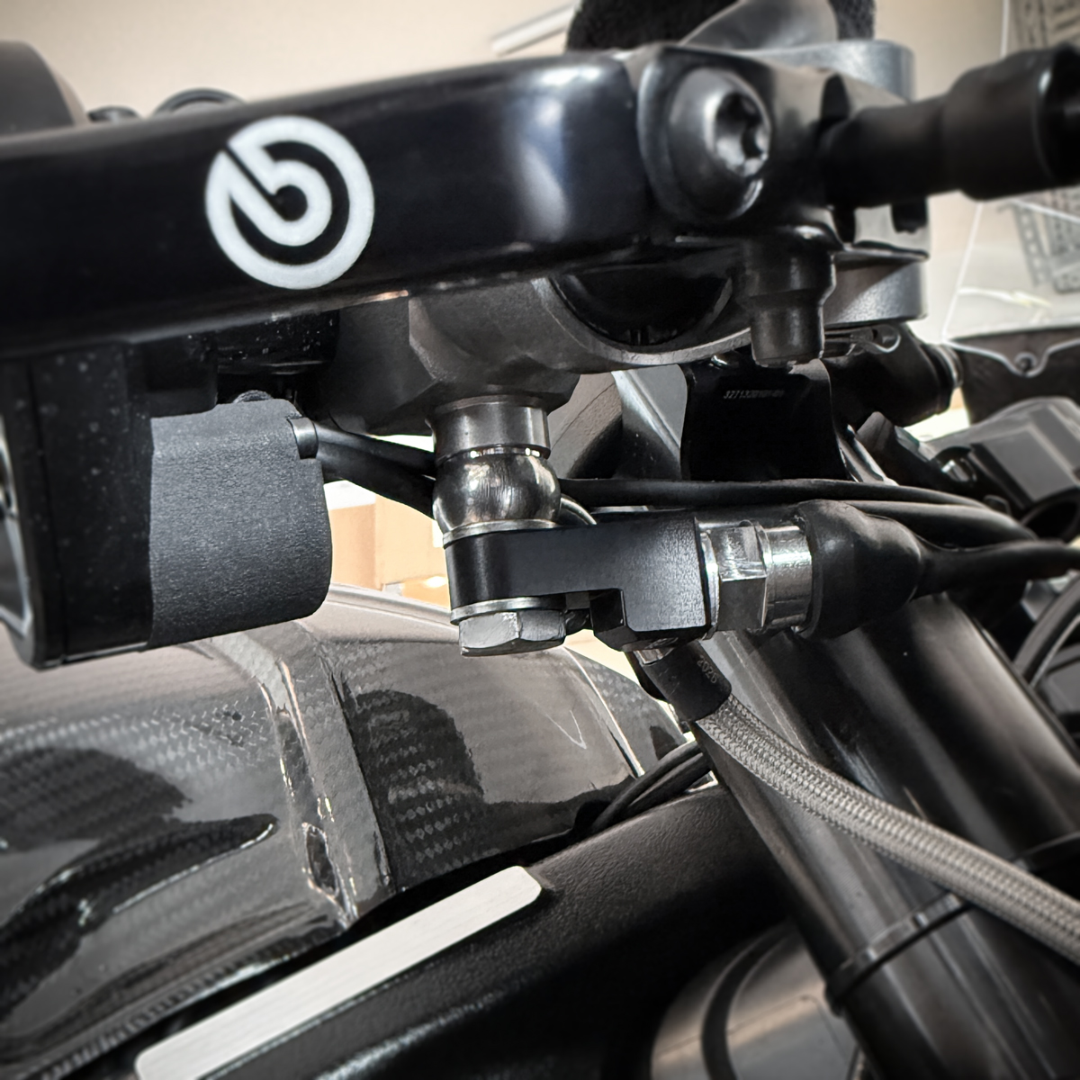 Brake pressure sensor adapter