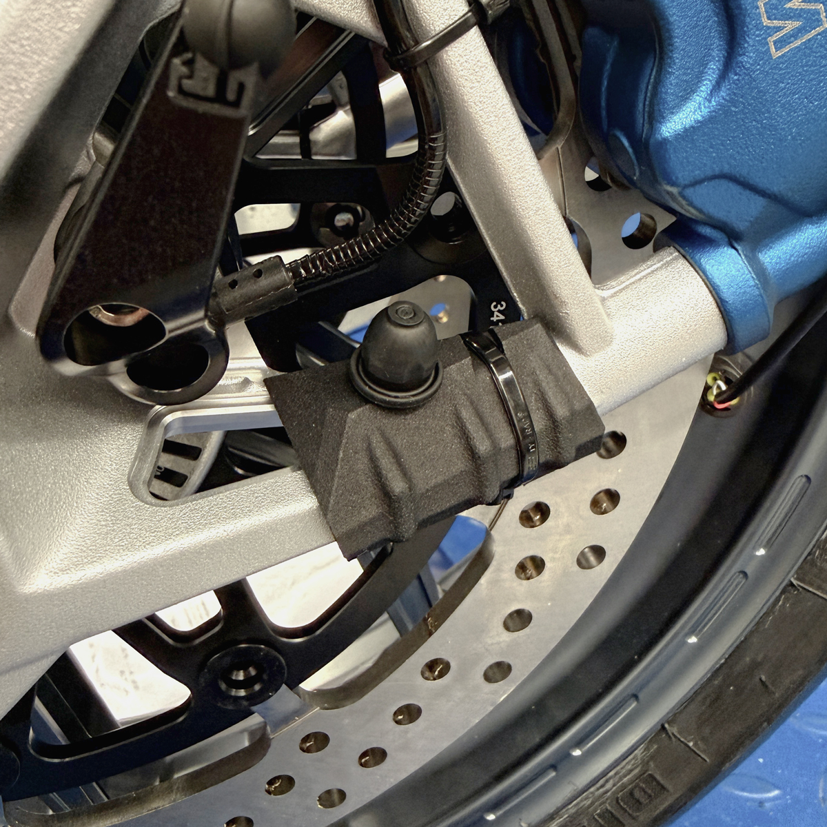 Mounting kit front fender