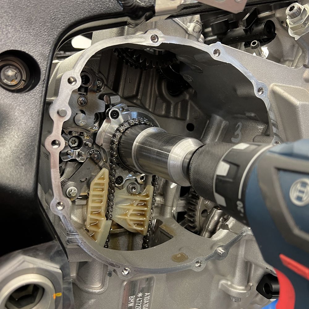 Oil pump priming tool 8330B030A00