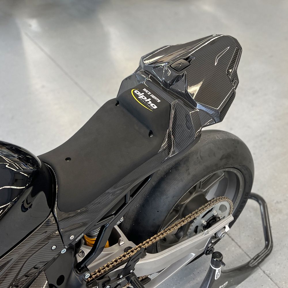 Race tail carbon | 4663B009B05